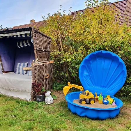 Ferienwohnung Mit Garten In 아파트 *