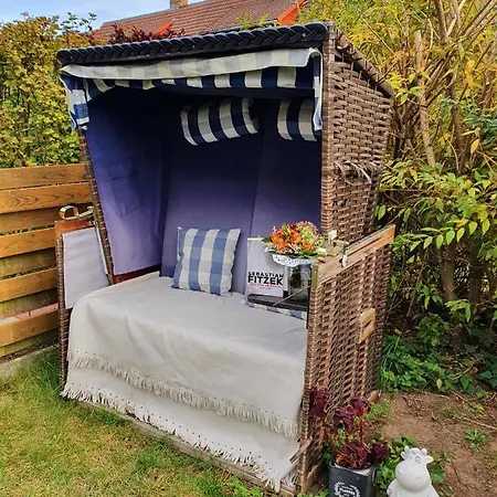Ferienwohnung Mit Garten In
