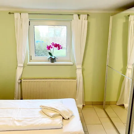 Ferienwohnung Mit Garten In *
