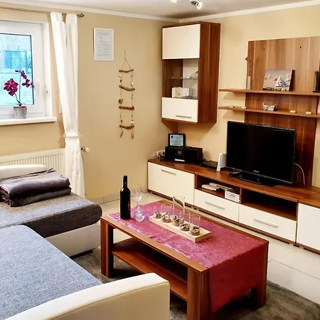 Ferienwohnung Mit Garten In *