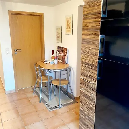 Ferienwohnung Mit Garten In